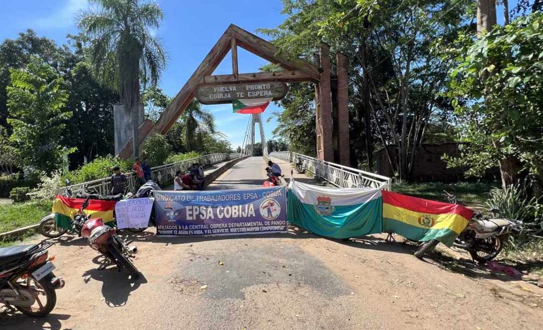 Em protesto, bolivianos fecham pontes na fronteira com o Acre