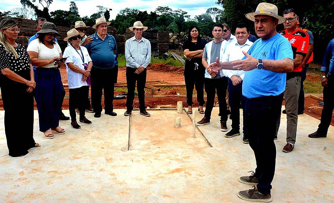 Bocalom apresenta piso do primeiro protótipo da casa do Projeto 1.001 Dignidades