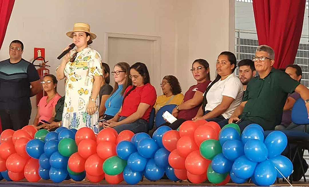 Escola de Tempo Integral inicia aulas com recepção dos estudantes em Boca do Acre