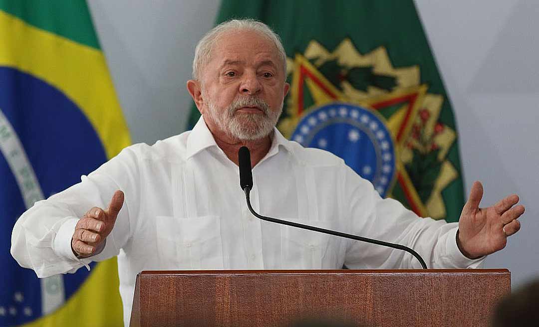 Presidente Lula anuncia política de reajuste do salário mínimo e isenção de IR