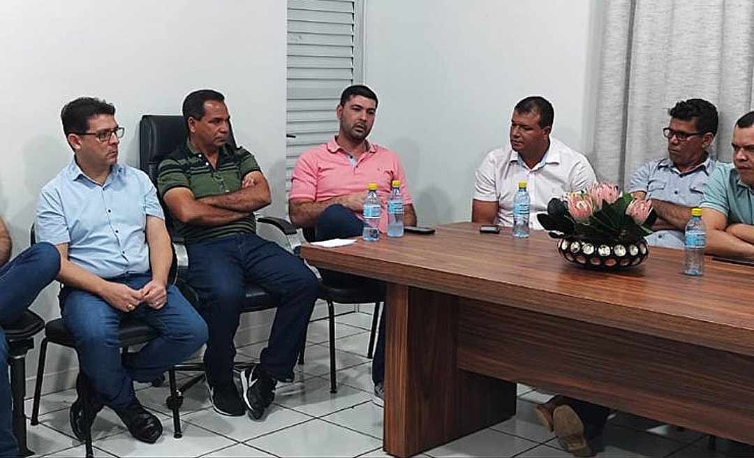 Governo vai ajudar a realizar show de R$ 310 mil de Amado Batista em Rodrigues Alves, anuncia Nicolau