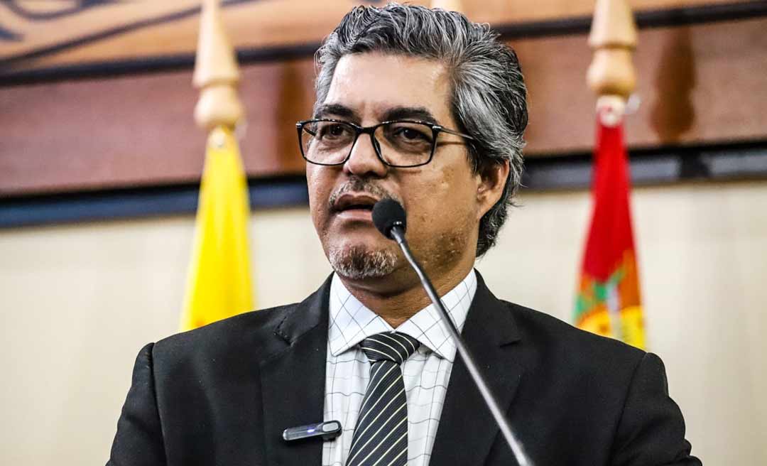 Edvaldo Magalhães afirma que leis que aumentavam cargos nos governos Binho e Tião eram diferentes da aprovada no governo Gladson