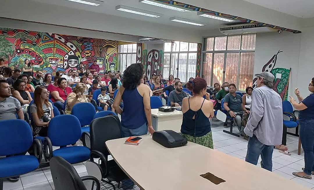 Sem estrutura para trabalhar, professores de pós-graduação em letras da Ufac cruzam os braços