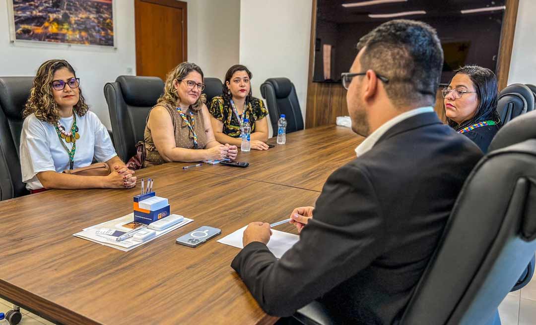 Aleac recebe comissão para tratar sobre direitos de adultos com autismo no Acre