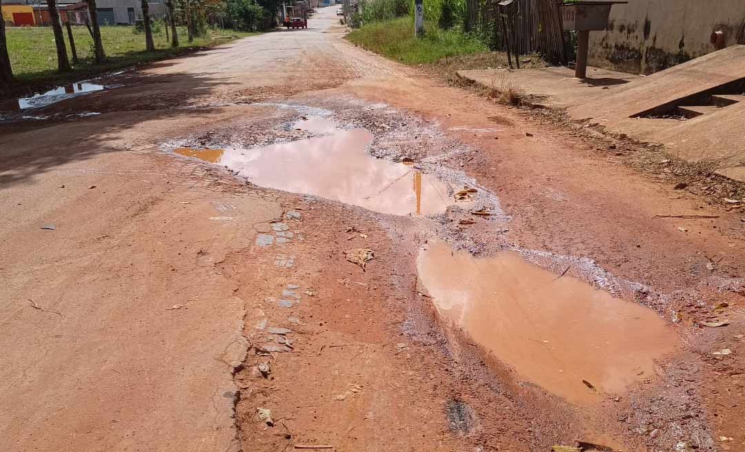 Na capital, moradores denunciam condições de avenida sem reparos mesmo com contrato assinado há quase um ano; obra inicia no verão