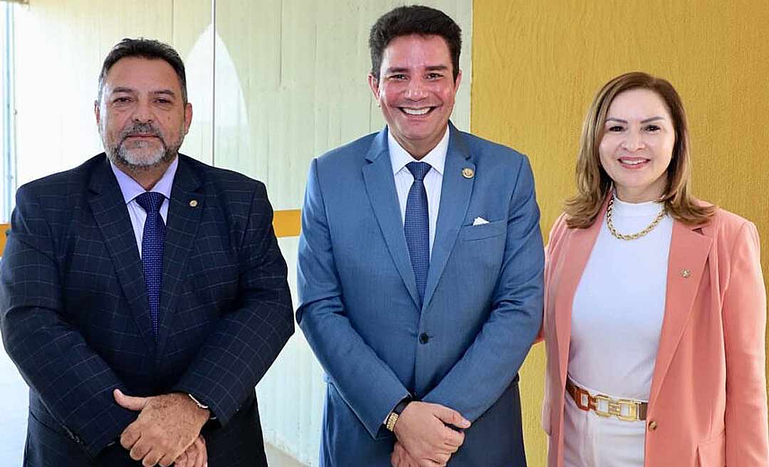 Em Brasília, Gladson tem reunião com Socorro Neri e Zezinho Barbary