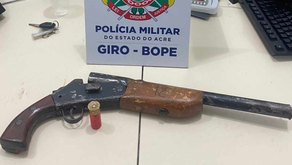 Bandidos que trafegavam em moto roubada são interceptados pela Polícia Militar no bairro Santa Inês