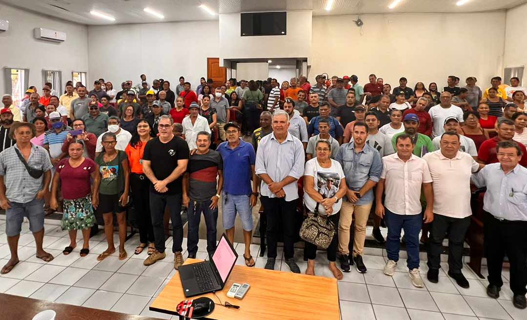 Petecão defende que pescadores possam receber juntamente o seguro defeso e o bolsa família