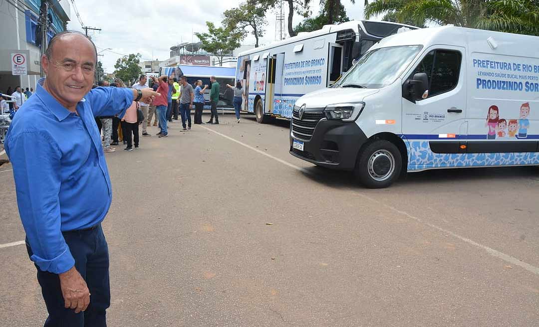 Com investimentos de mais de R$ 15 milhões, prefeitura de Rio Branco entrega vans, ônibus e cadeiras odontológicas para reforçar atendimento da saúde bucal