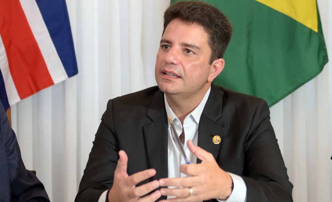 Ptolomeu III: Gladson diz que é uma “alegria imensa” poder falar com o pai; defesa do governador critica vazamentos