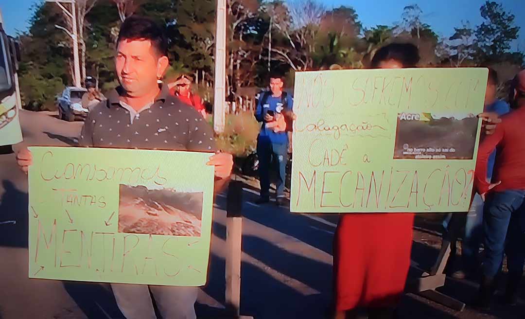 Na Transacreana, moradores do Barro Alto bloqueiam rodovia reivindicando melhorias em ramais