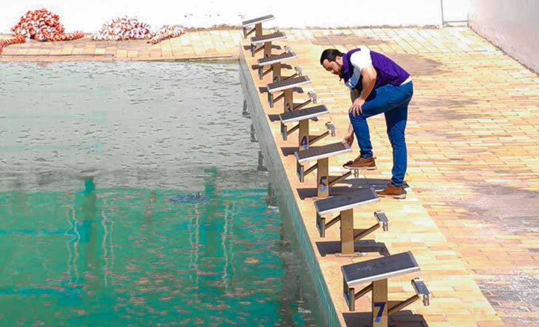 Jarude visita única piscina olímpica do Acre e lamenta abandono: “Quantos atletas poderíamos estar formando aqui?