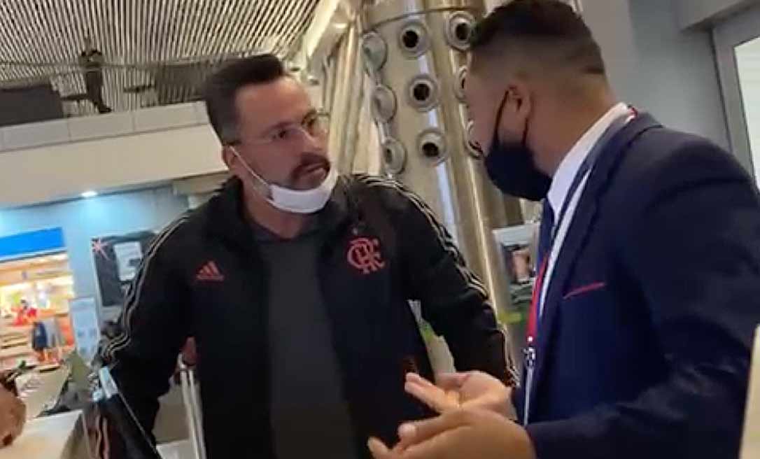 Vídeo mostra Alan Rick gritando com atendente da Latam em aeroporto; senador reconhece que errou e pediu desculpas