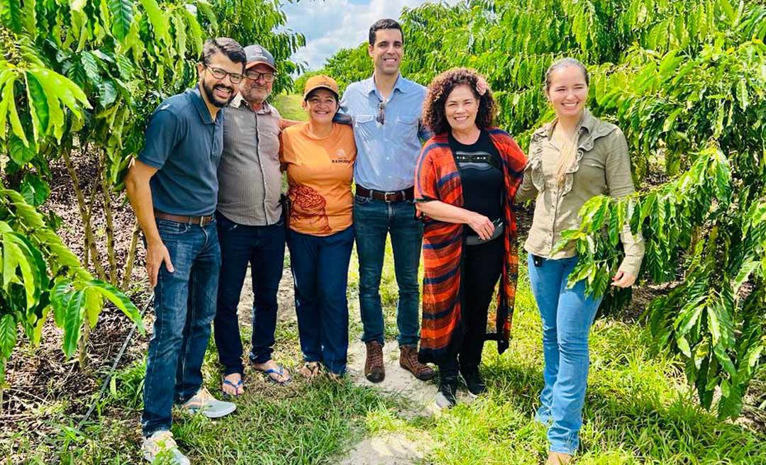 Coopercafé firma parceria com ABDI para o desenvolvimento da cadeia produtiva na região