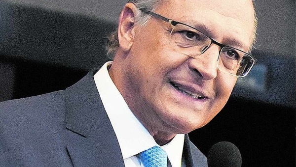 Prédio do Ministério de Alckmin é evacuado em Brasília