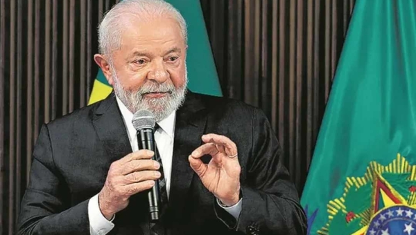 Lula passa por novo procedimento em hospital em Brasília