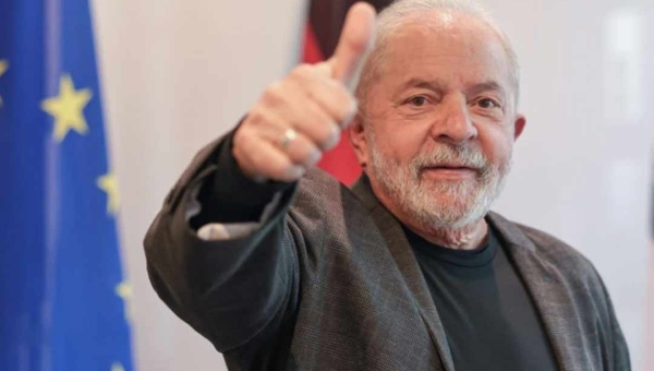 Lula diz que vai escolher novo PGR com “mais critério”