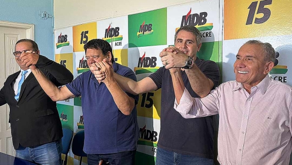 Na sede do MDB, Marcus Alexandre diz que “agora é emedebista”, recebe apoio comunista e diz que seu ciclo no PT acabou