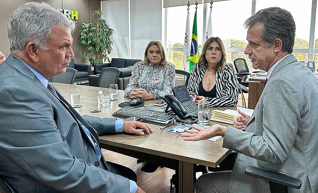 Petecão e reitora Guida Aquino discutem, em Brasília, projeto de elaboração do Hospital Universitário do Acre