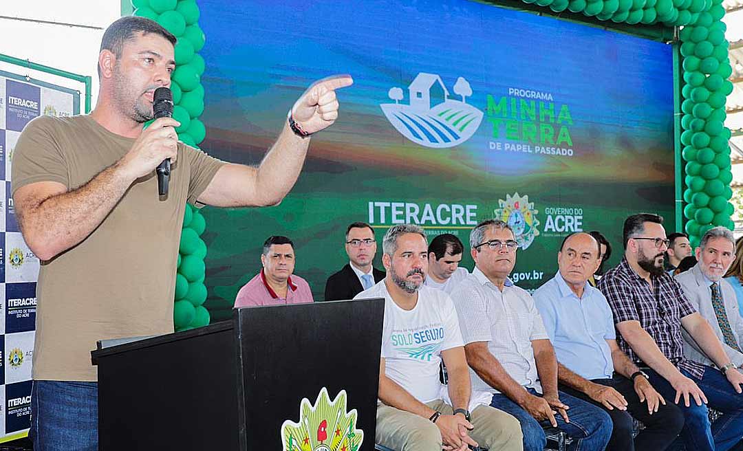 “O título vêm acompanhado de dignidade a cada família” diz Nicolau na entrega de títulos definitivos na Sobral