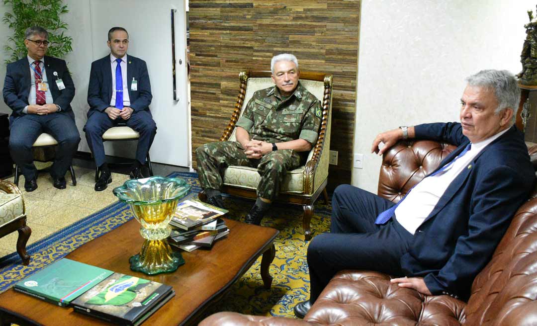 Petecão agradece ao Comando do Exército pelo empenho nas obras do aeroporto de Santa Rosa do Purus