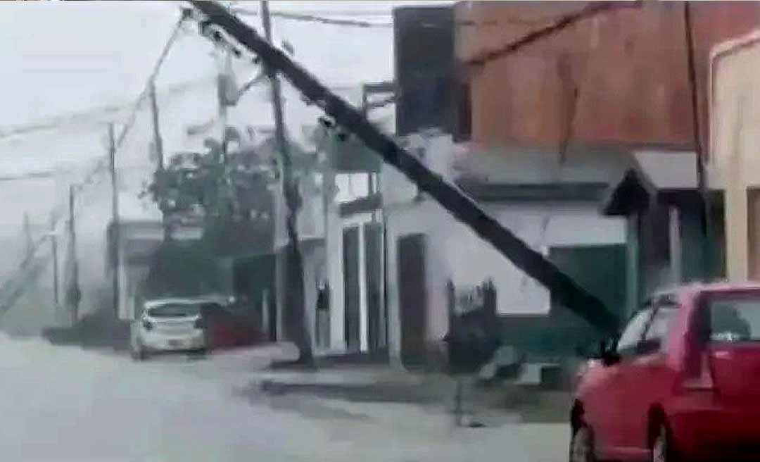 Em Sena Madureira, chuva forte assusta moradores e causa queda de poste e árvores