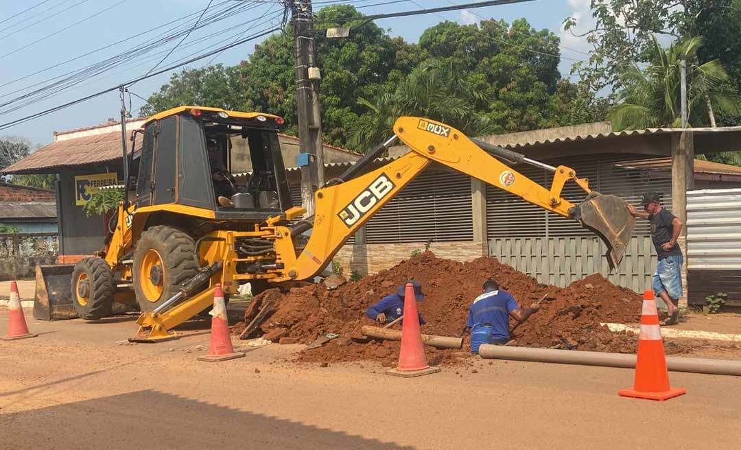 Saneacre age rápido, identifica vazamento em adutora em Senador Guiomard e problema é resolvido