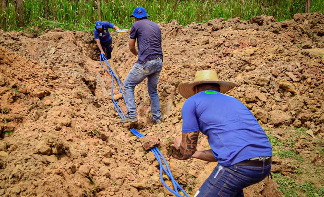 Saneacre atua para garantir água potável a comunidade rural de Xapuri