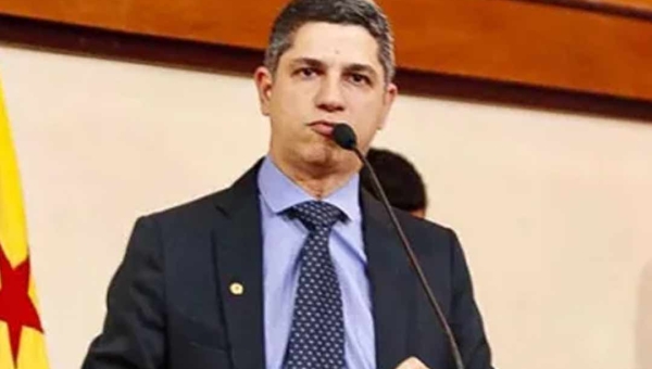 Deputado Fagner Calegário questiona governo sobre terceirizadas: “até quando?”