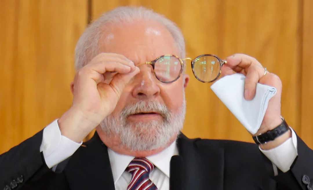 Lula aproveita operação no quadril e faz cirurgia plástica nas pálpebras