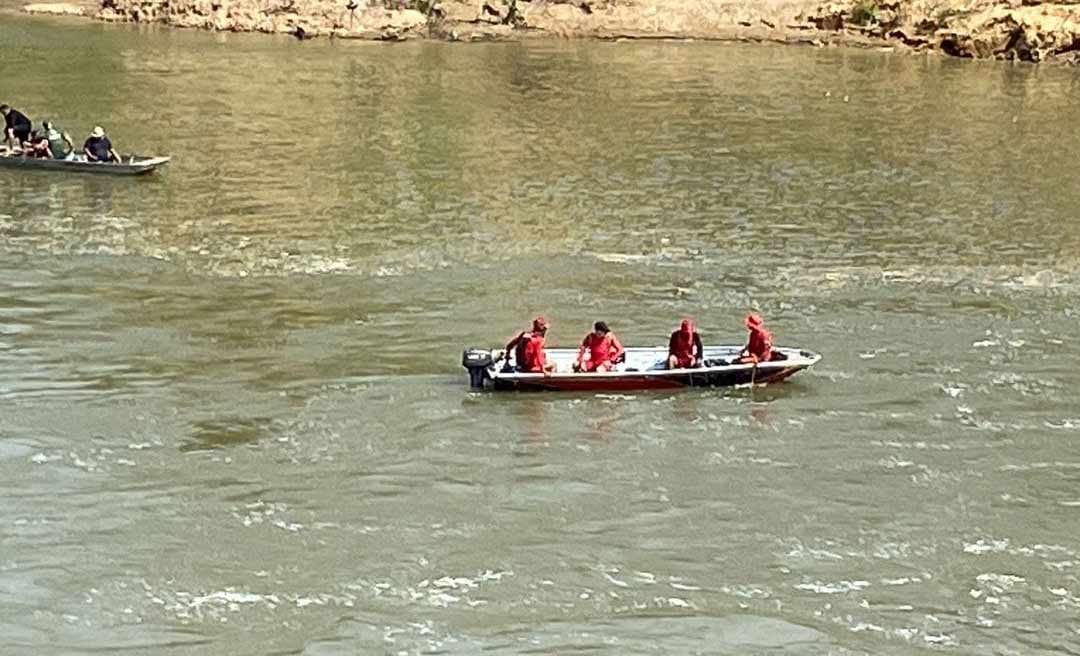 Jovem desaparece após mergulho na Cachoeira do Abraão, em Porto Acre