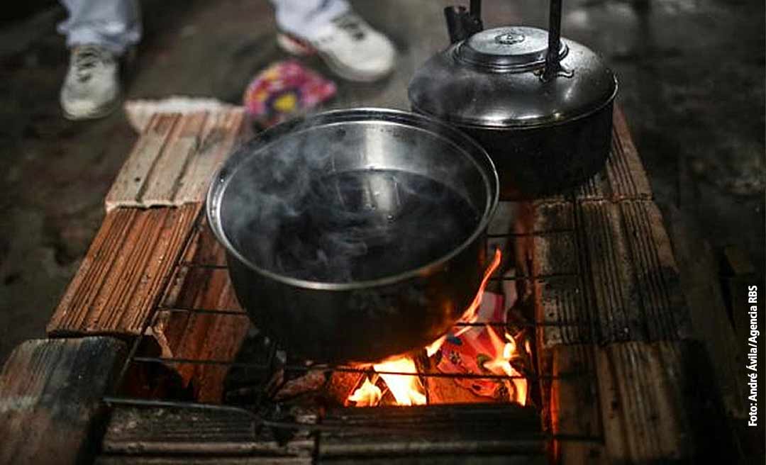 Acreano não está conseguindo pagar as contas de água e luz e comprar o botijão de gás