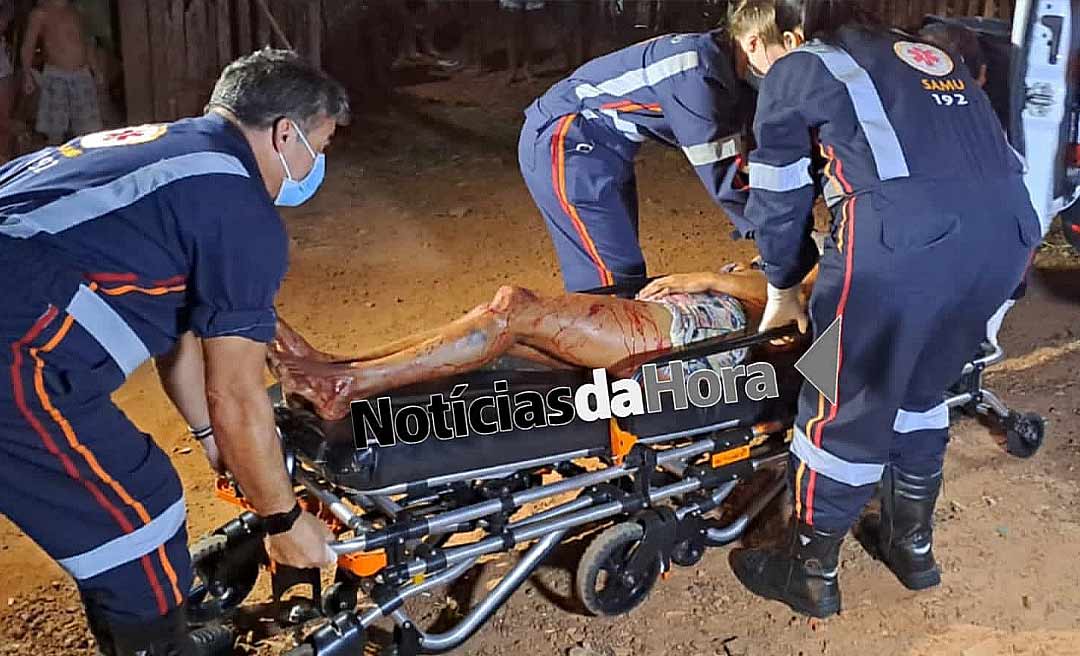 Mulheres brigam por homem; uma acaba esfaqueada e fica à beira da morte e a outra é presa em flagrante