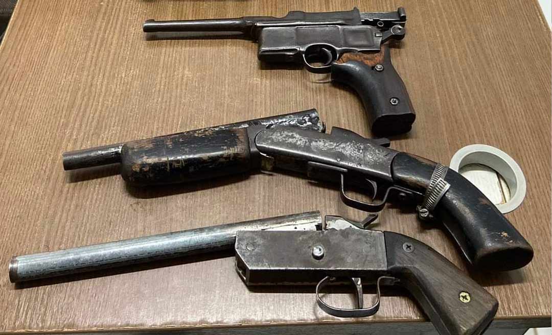 Durante patrulhamento, PM apreende mochila com três armas de fogo no Cidade do Povo