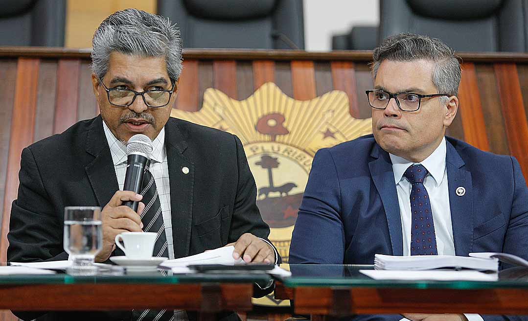 Vigilantes denunciam atrasos de salários e repactuações diante da iminente possibilidade de demissões em massa, em audiência na Assembleia