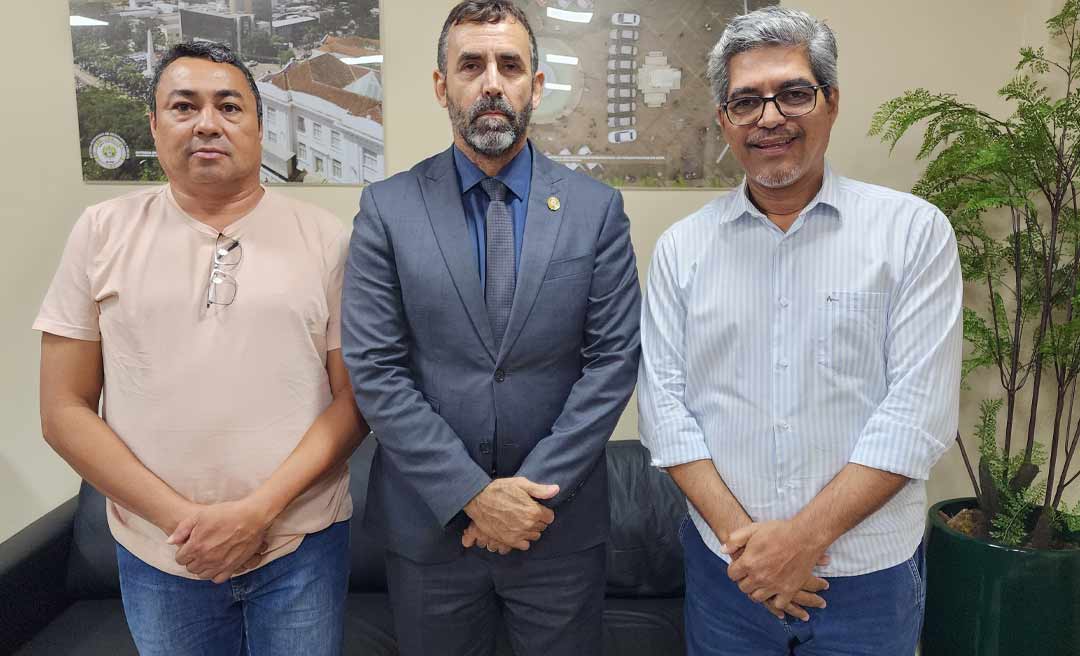 Edvaldo Magalhães e Elson Farias demonstram preocupação com o aumento de roubos às embarcações com destino à Jordão e solicitam providências