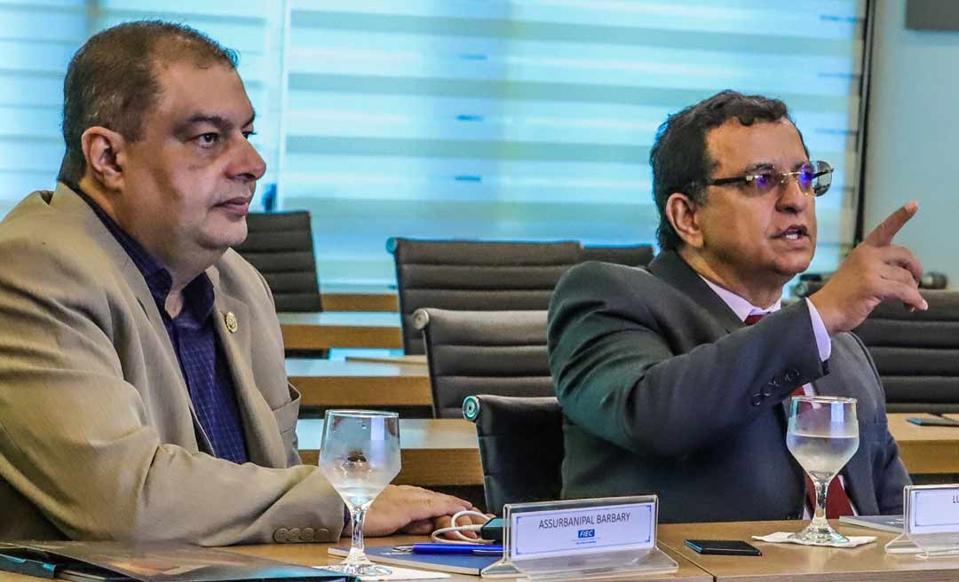 Luiz Gonzaga e Secretário de Indústria, Ciência e Tecnologia Assurbanipal participam de Reunião Estratégica na FIEC