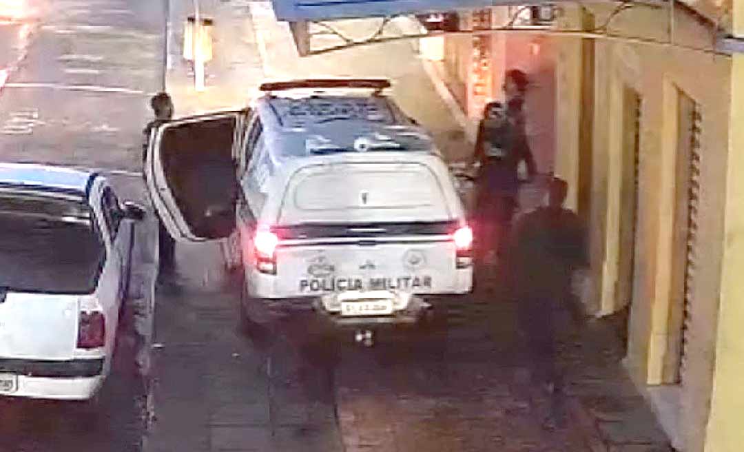 Em Rio Branco, homem é preso após roubo de bicicleta próximo à Passarela Joaquim Macedo; veja o vídeo