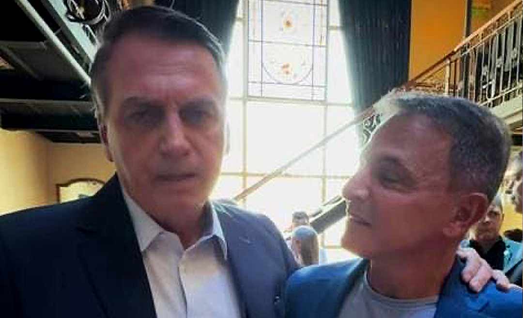 Ao lado de Bittar direto da Argentina, Bolsonaro promete vir ao Acre receber título de cidadão rio-branquense