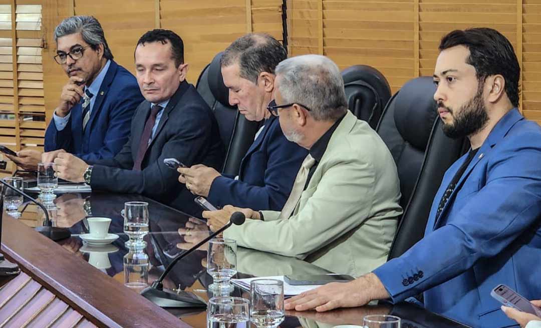 Com o recesso parlamentar à porta, deputados devem limpar as gavetas até quarta com votação de orçamento de R$ 10,7 bilhões