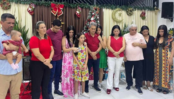 Casal Maria Antônia e Deda Amorim realiza jantar de Natal em casa de apoio para pacientes em tratamento na Capital