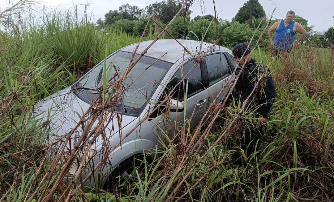 Criminosos invadem propriedade de Nilson Areal, fogem com dinheiro e jogam carro em barranco