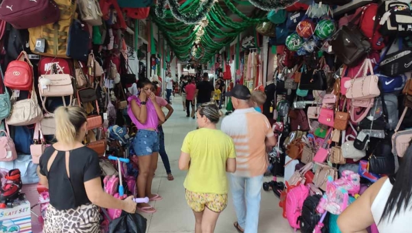 Comerciantes do Shopping Popular ainda aguardam faturar mais com vendas de Natal