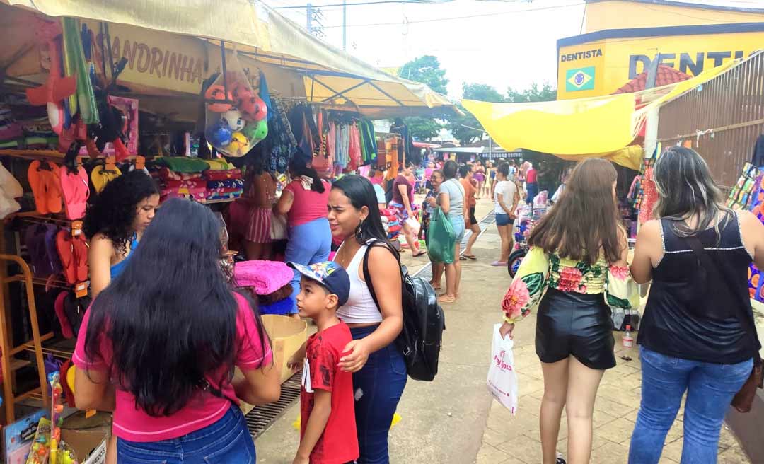 Presentes de Natal: no Calçadão da Benjamin Constant, comerciantes comemoram boas vendas