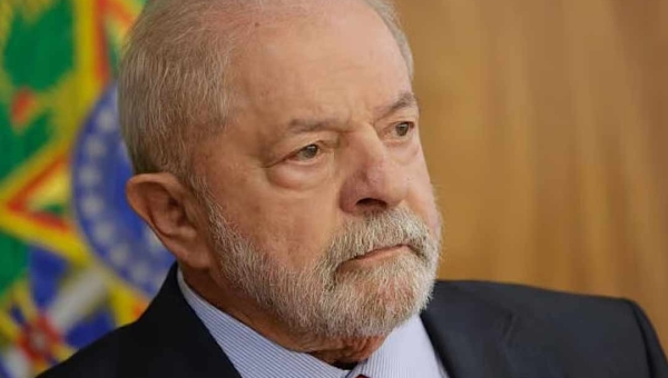 Lula assina indulto de Natal e barra condenados por 8 de janeiro