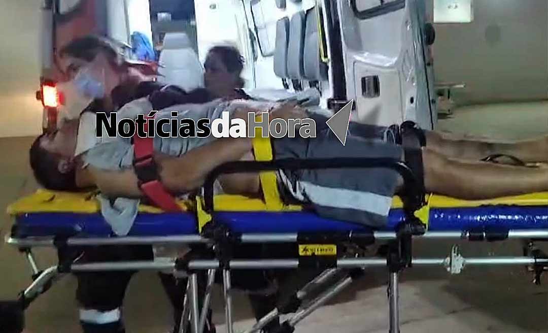 Homem vai dirigir moto bêbado, se desequilibra, cai e bate a cabeça no meio-fio na Avenida Ceará