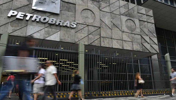 Petrobras faz concurso para nível técnico com salário de R$ 5,8 mil