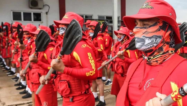 Com aumento do nível do Rio Acre, Corpo de Bombeiros alinha ações para atuar em possível cheia