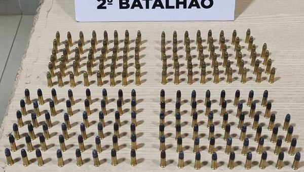 Guarnição do 2º Batalhão de Polícia Militar apreende 200 munições no bairro Taquari