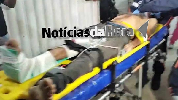 Embriagado, ciclista colide contra carro e sofre traumatismo craniano e fratura exposta no Recanto dos Buritis